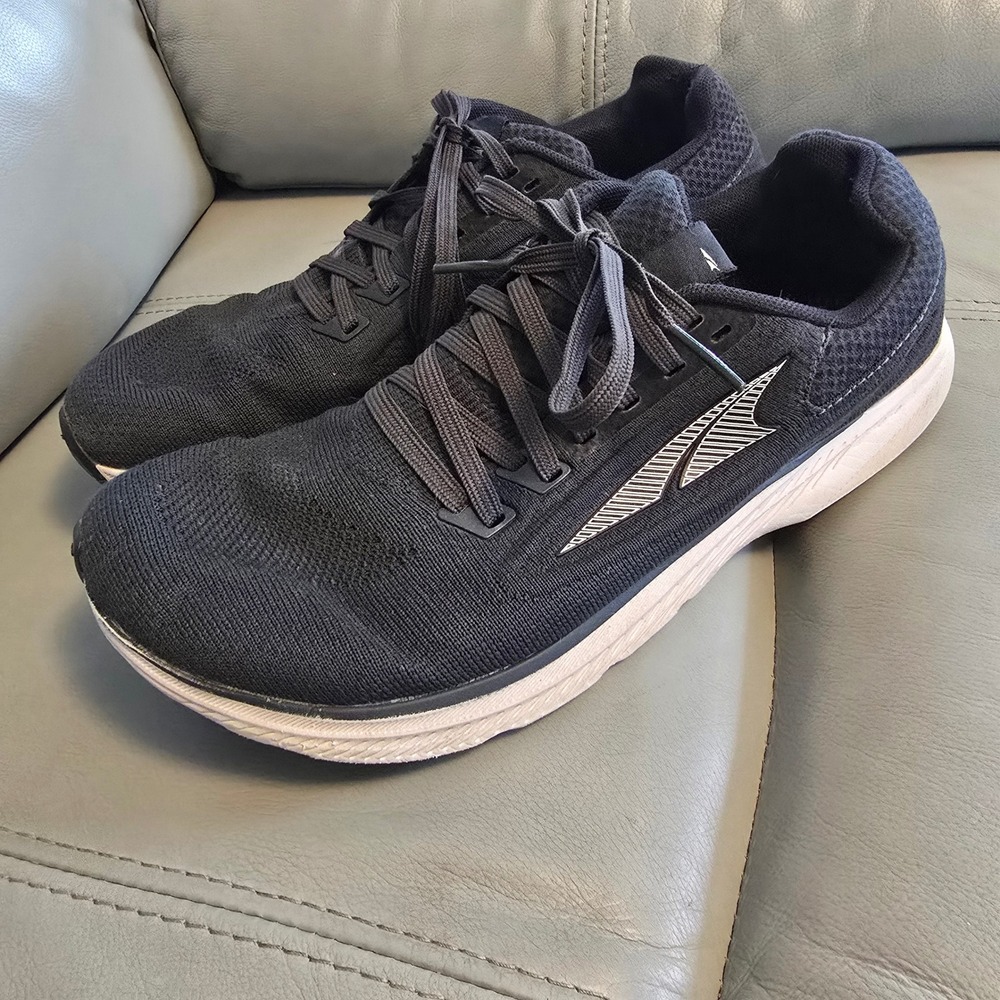 Altra Rivera 2 Womens Running Shoes Black‎ White AL0A7R71000 Size 11